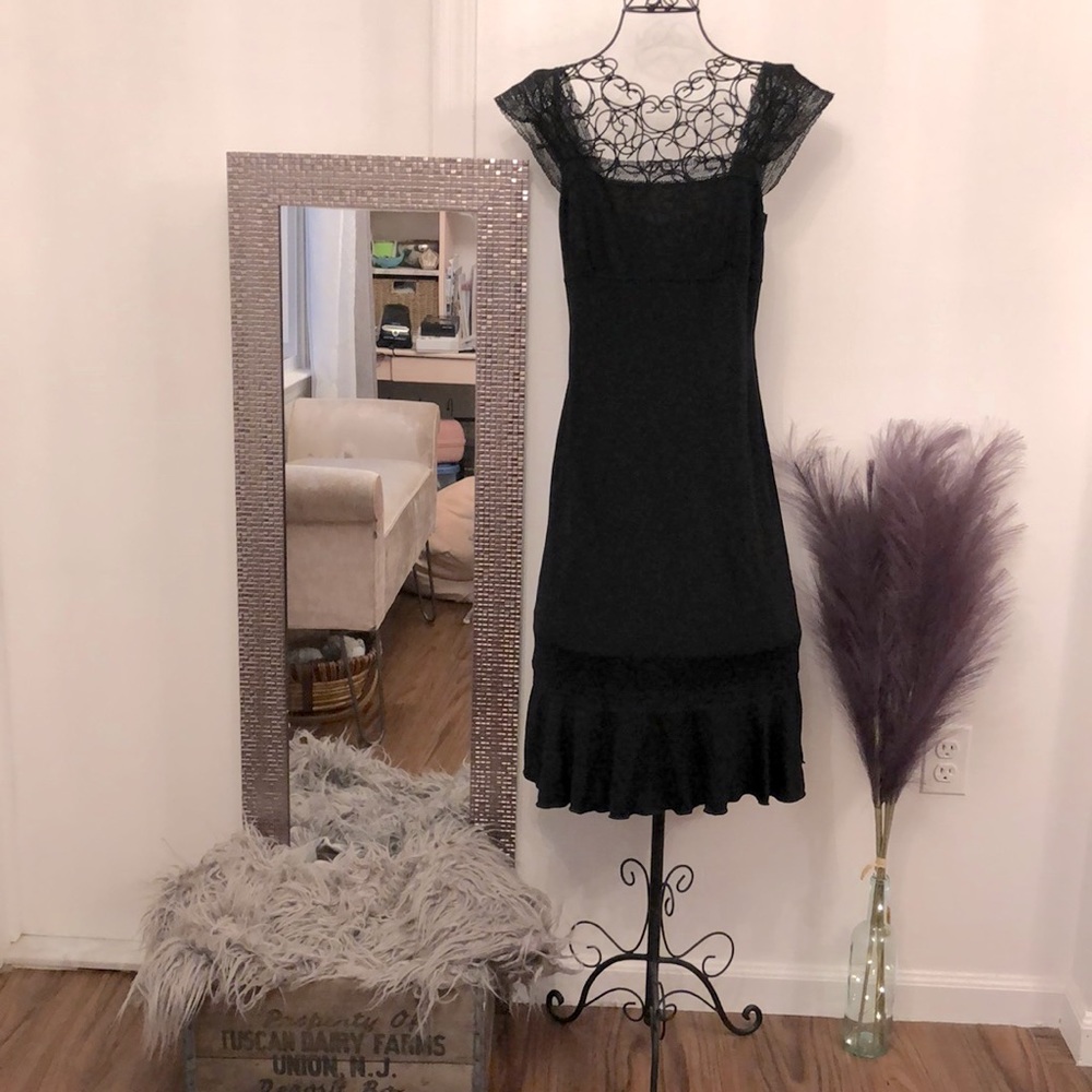 Max Studio gorgeous lace detail black dress sz8